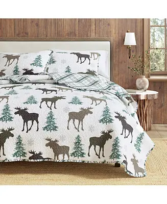 Brand New Moose & Evergreens Lightweight Reversible Microfiber Quilt Set with Shams